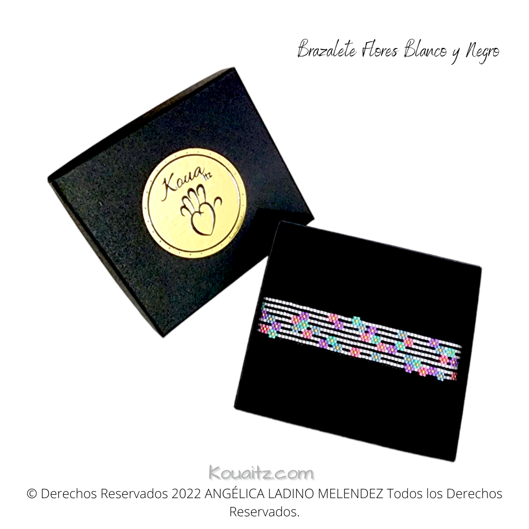 Brazalete Flores Blanco y Negro