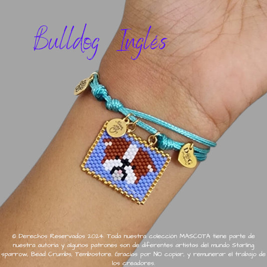 Pulsera artesanal de miyuki hecha en México con imagen de perro Bulldog ingles 