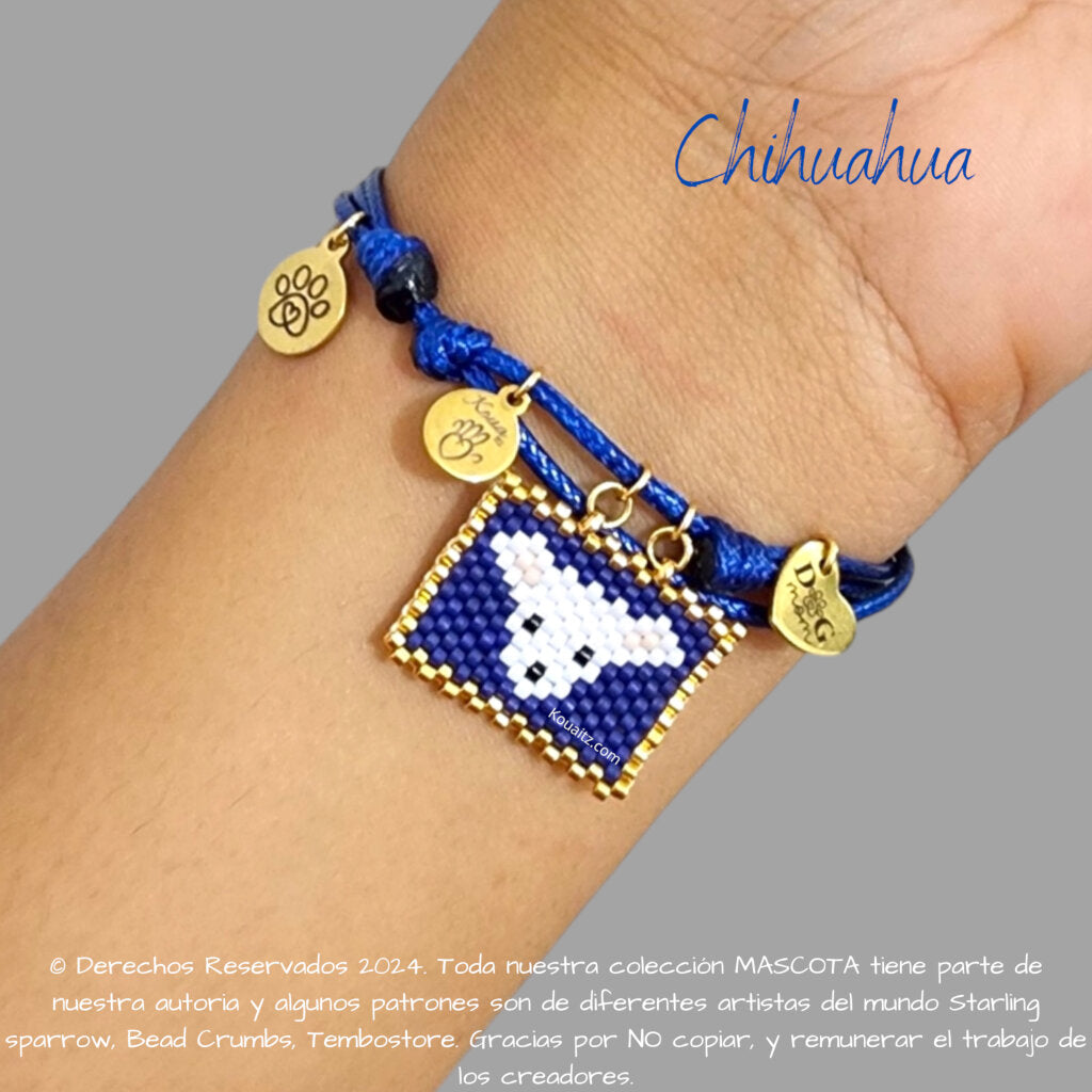 Pulsera artesanal de miyuki hecha en México con imagen de perro chihuahua