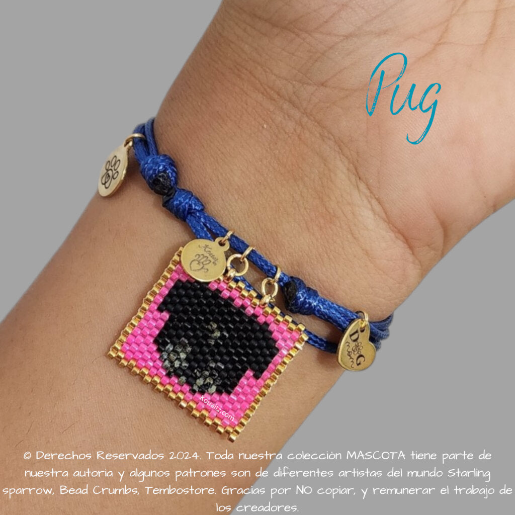 Pulsera artesanal de miyuki hecha en México con imagen de perro pug